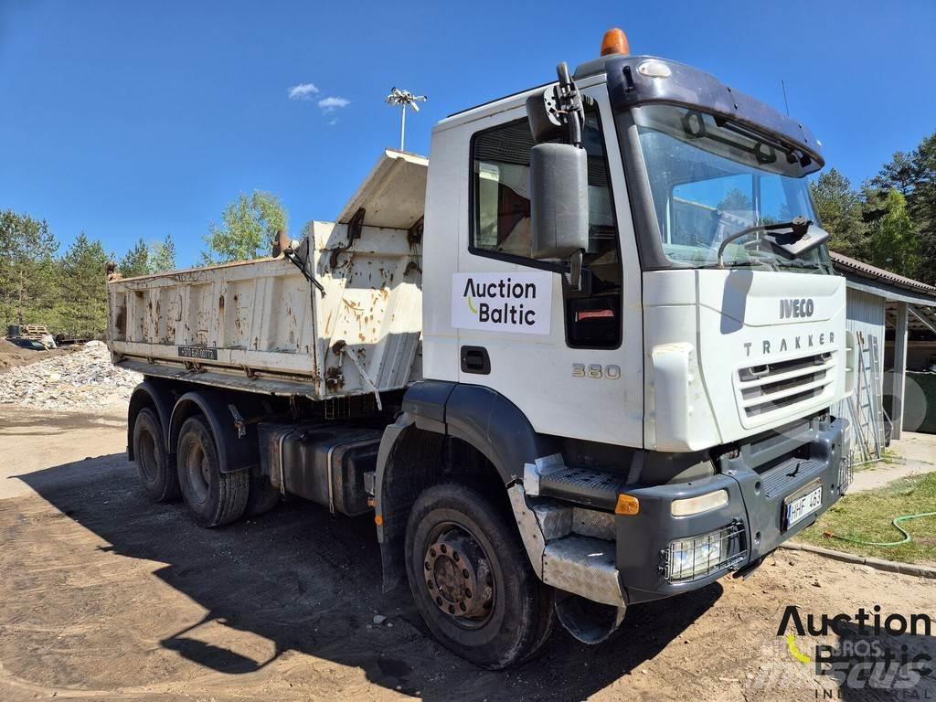 Iveco AD 260T Lastbiler med tip