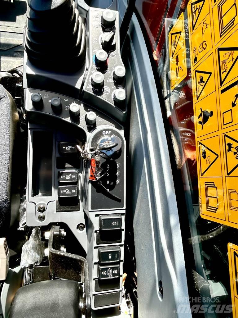 Hitachi ZX130-7 Gravemaskiner på larvebånd