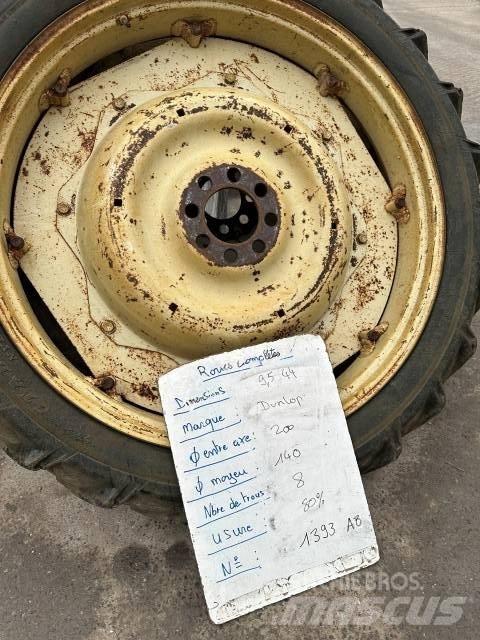 Dunlop 9.5R44 Hjul, Dæk og Fælge