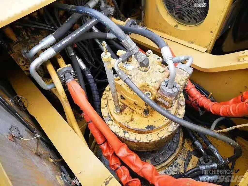CAT 330 D Gravemaskiner på larvebånd