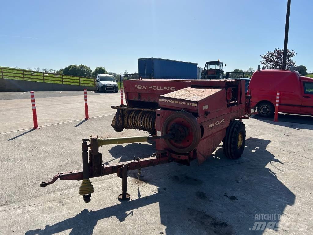 New Holland 376 Pressere til firkantede baller