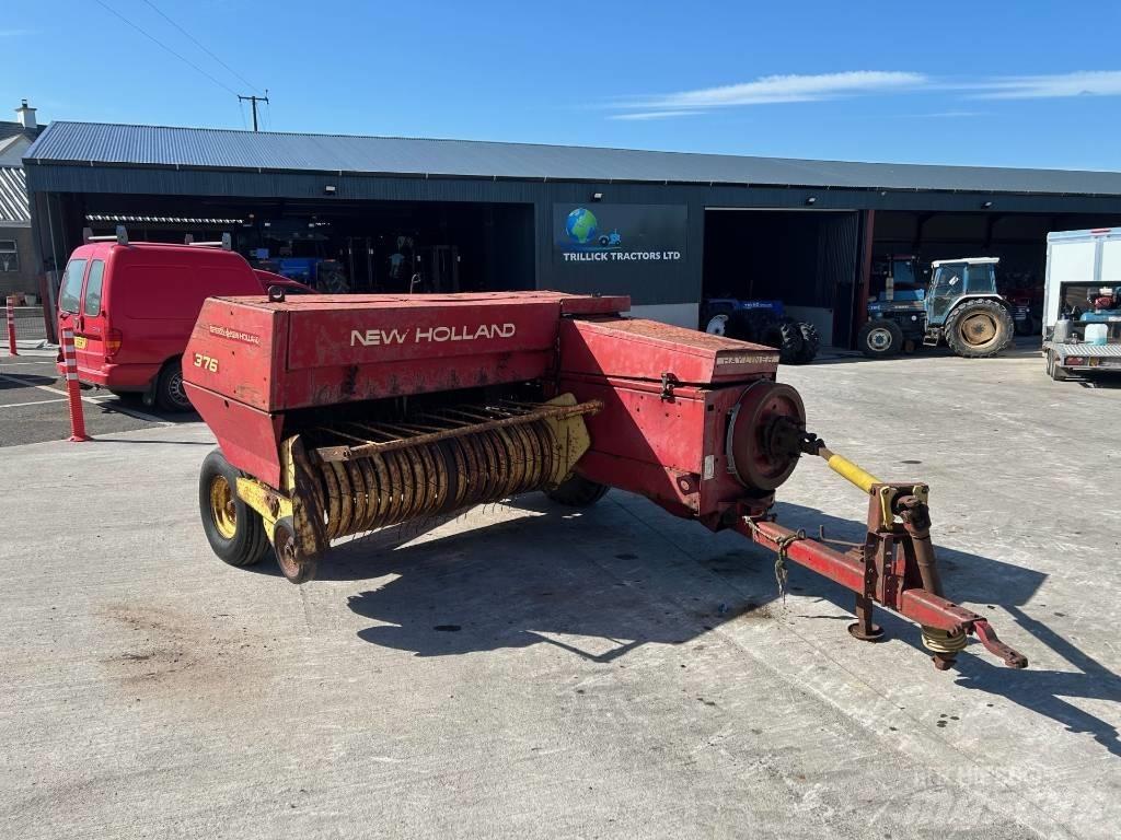 New Holland 376 Pressere til firkantede baller
