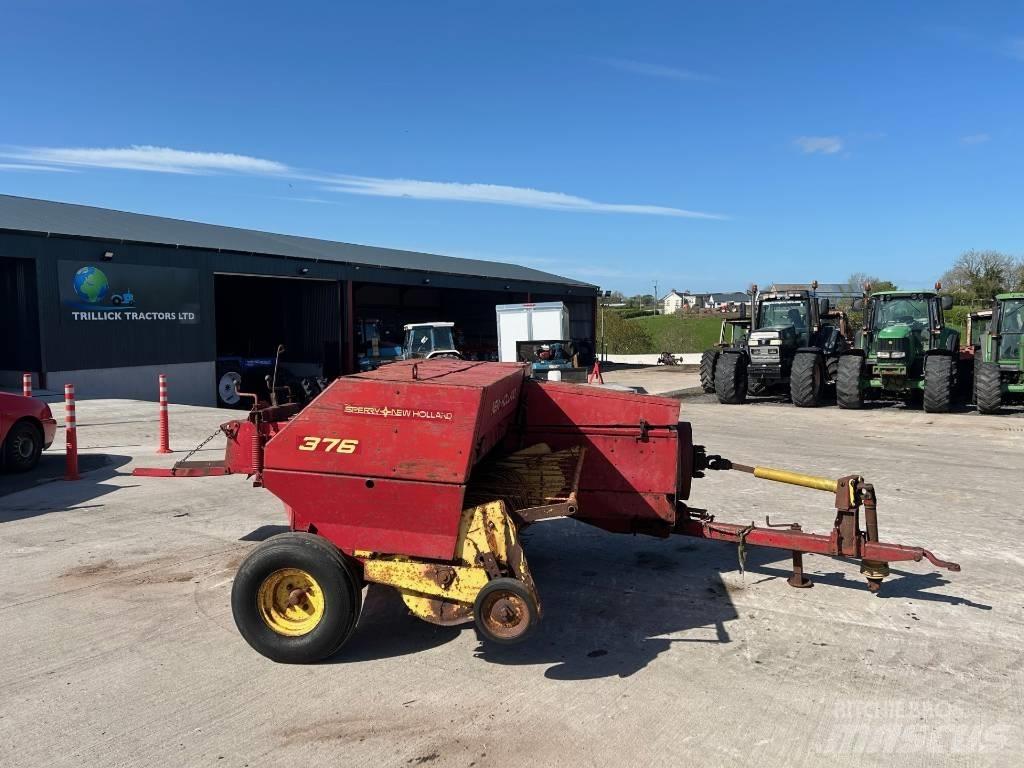 New Holland 376 Pressere til firkantede baller