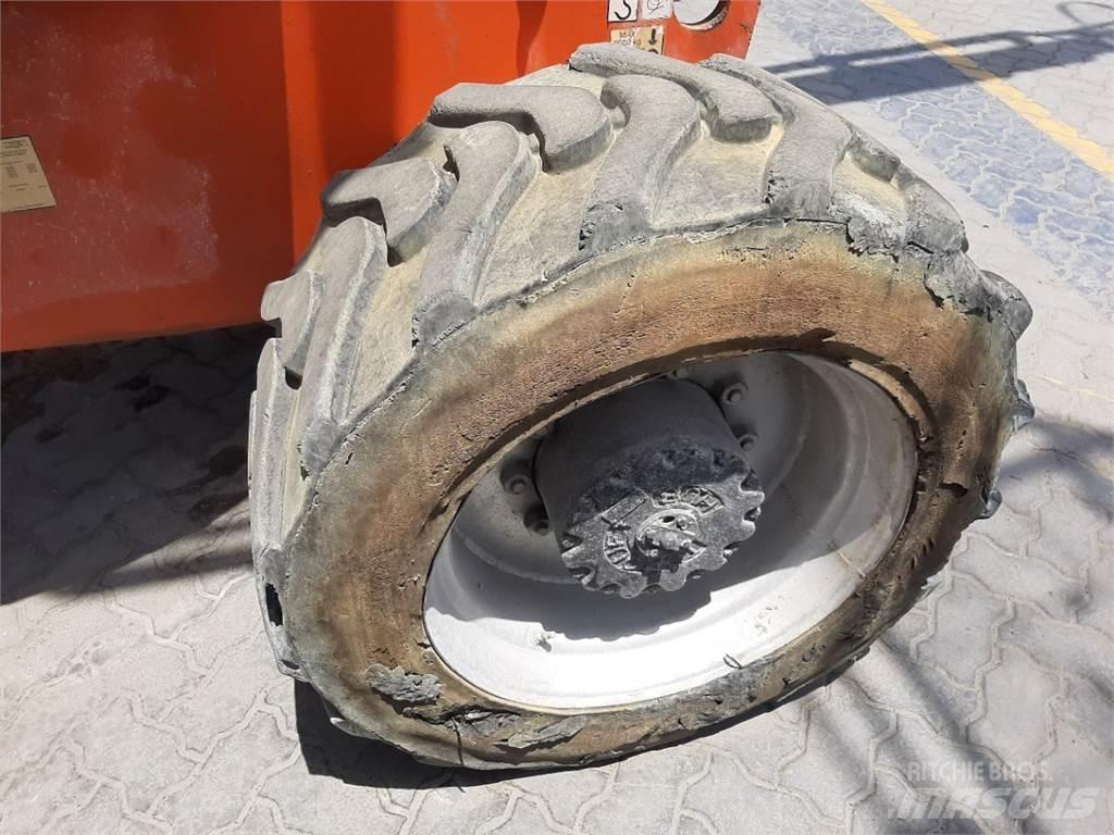 JLG 800AJ Bomlifte med knækarm