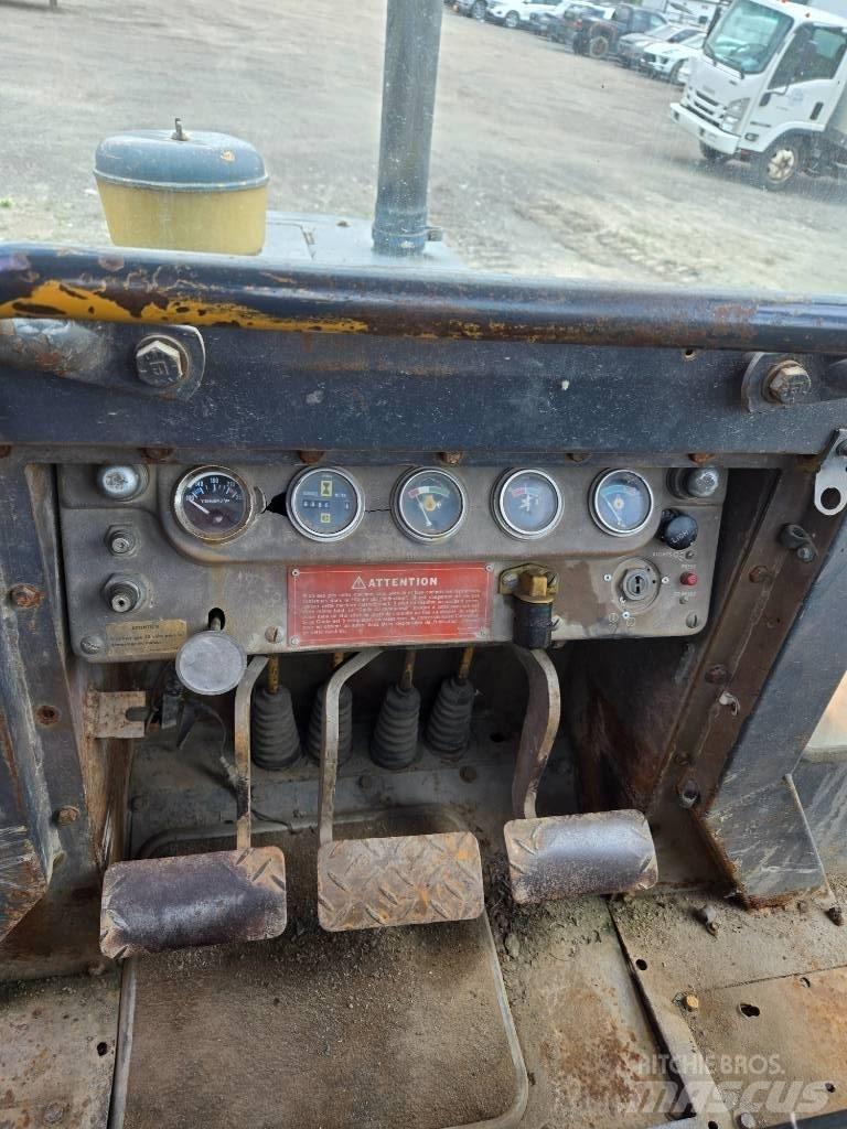 CAT D 3 B LGP Bulldozer på larvebånd