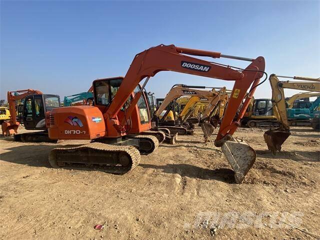 Doosan DH70-7 Gravemaskiner på larvebånd