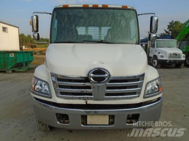 Hino 185 Lastbil med lad/Flatbed