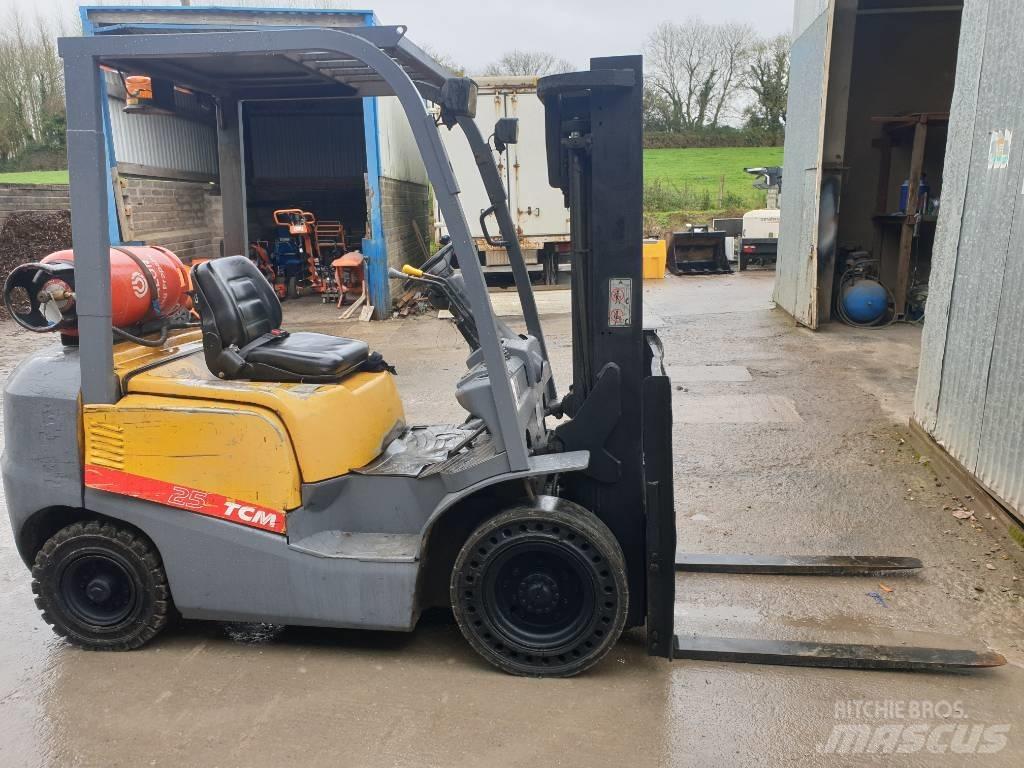 TCM FG25T3 LPG gaffeltrucks