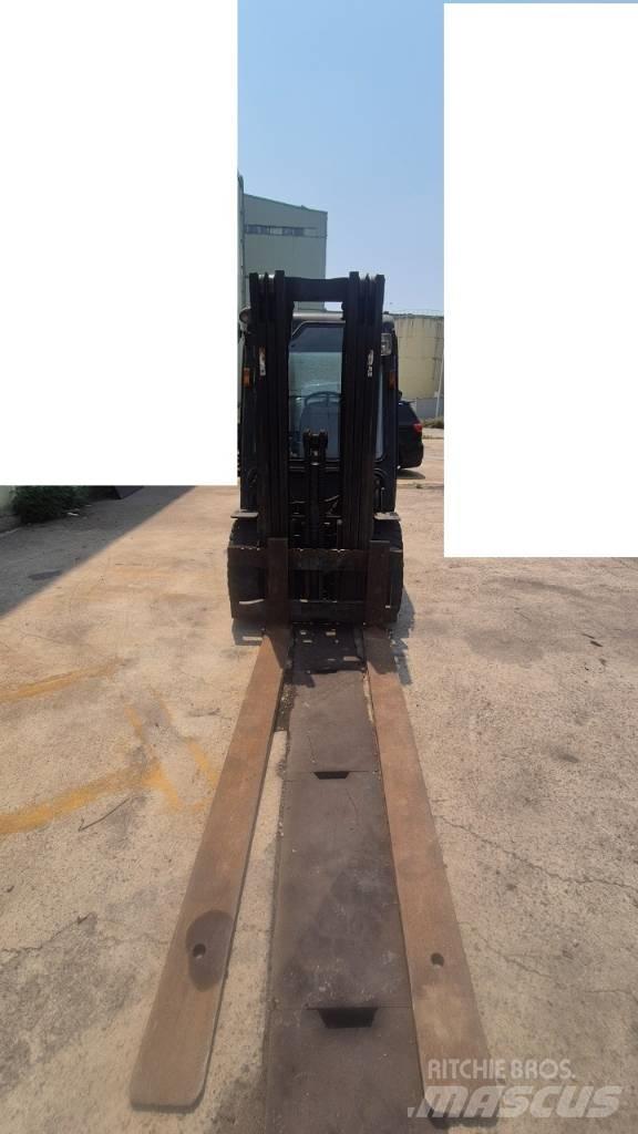Hyundai D30 Gaffeltrucks - andre
