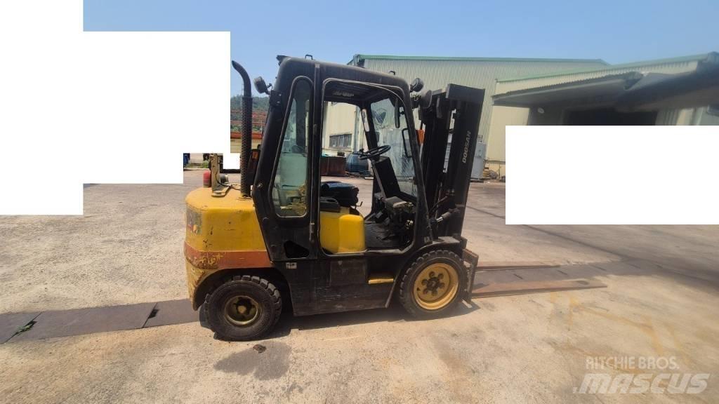 Hyundai D30 Gaffeltrucks - andre