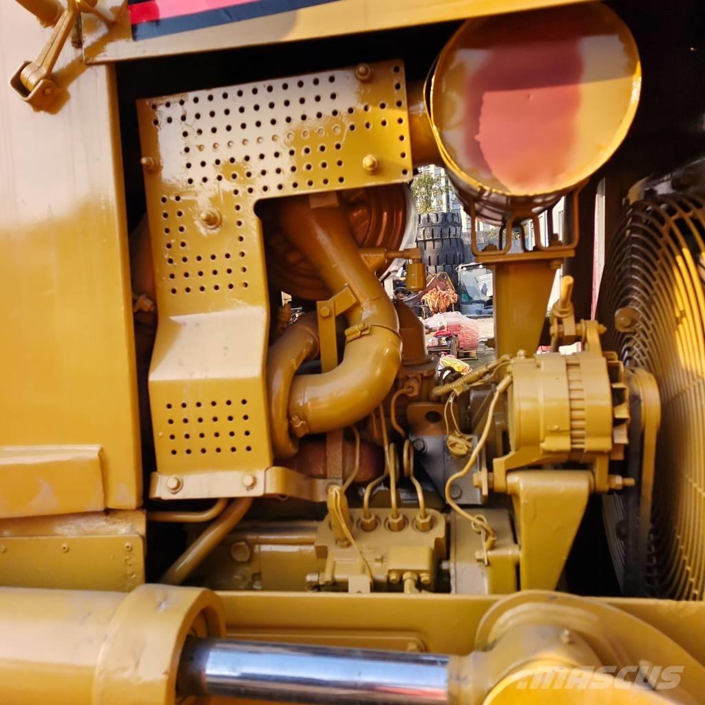 CAT D 6 M Bulldozer på larvebånd