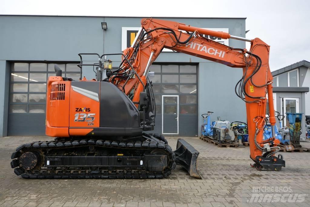 Hitachi ZX 135 US-7 Gravemaskiner på larvebånd