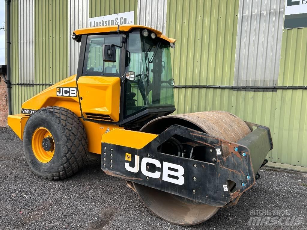 JCB VM 137 Enkelt tromle