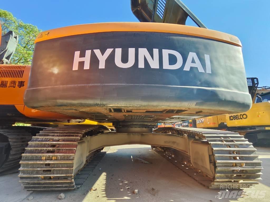 Hyundai Robex 220 LC Gravemaskiner på larvebånd