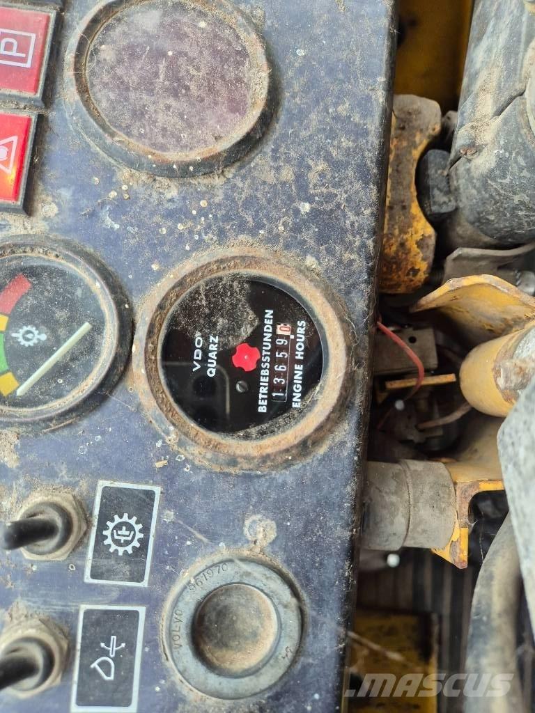 Volvo BM 4300 Læssemaskiner på hjul