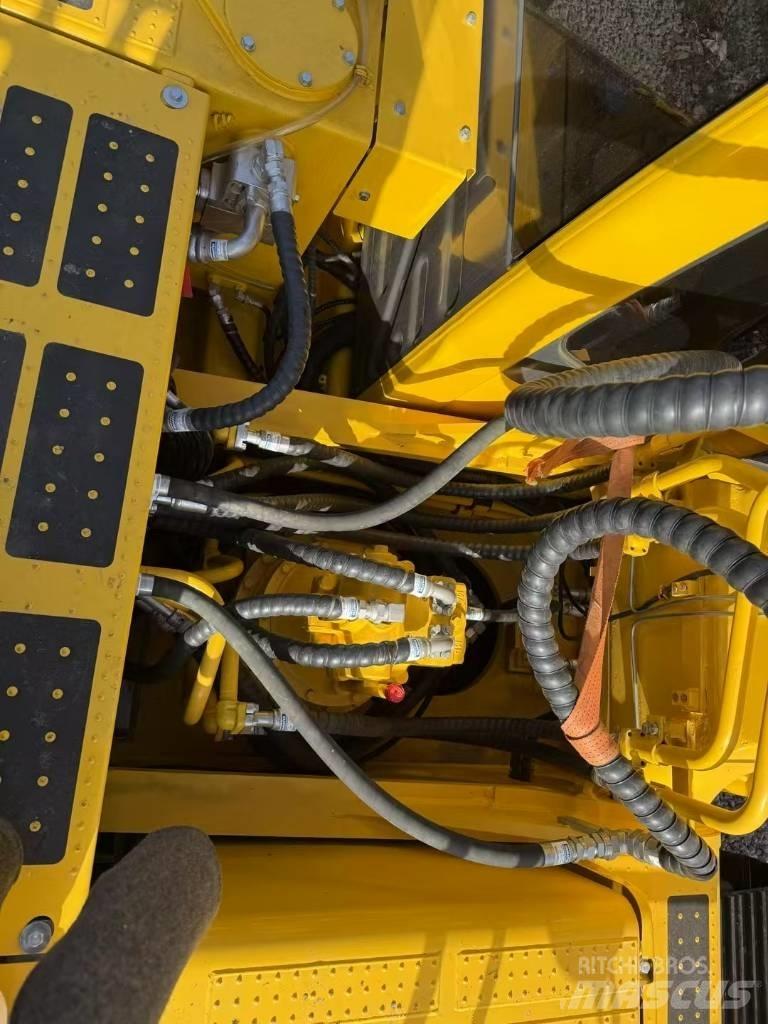 Komatsu 350LC-8 Gravemaskiner på larvebånd