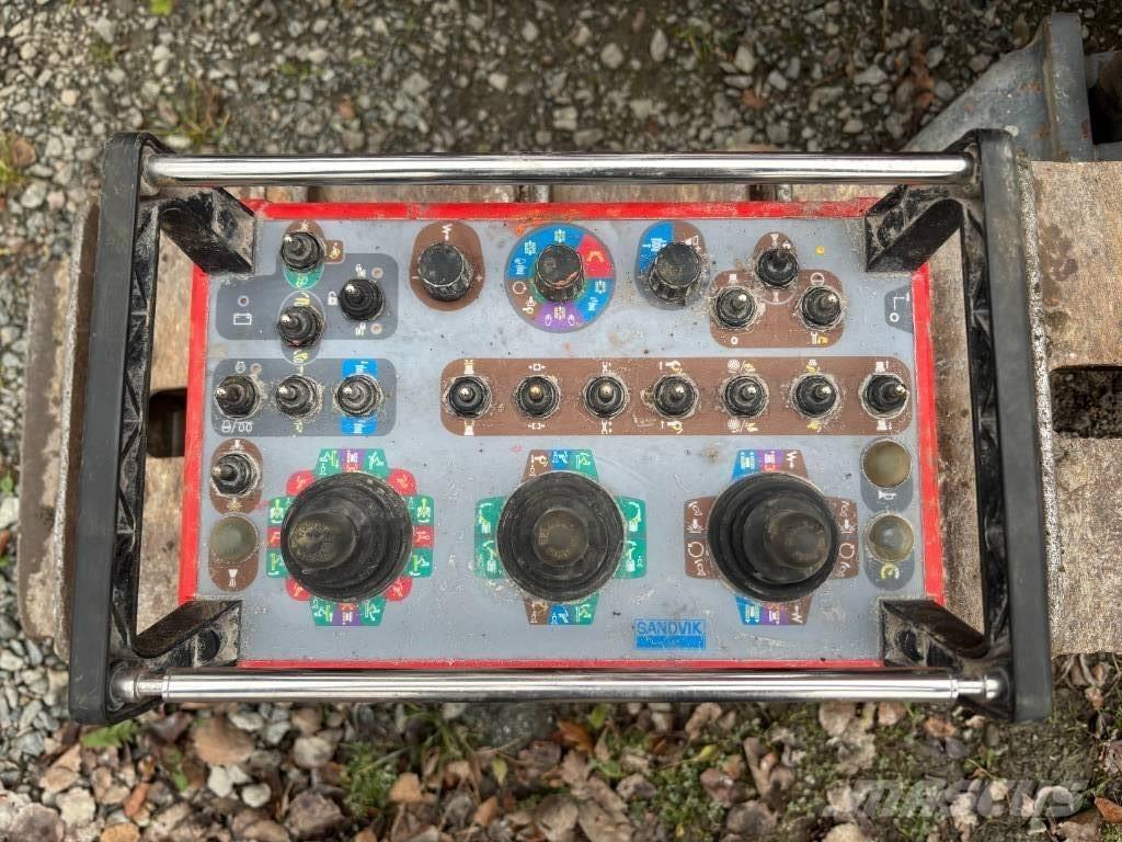 Sandvik Dino DC400Ri Overfladeboreudstyr / Borerigge