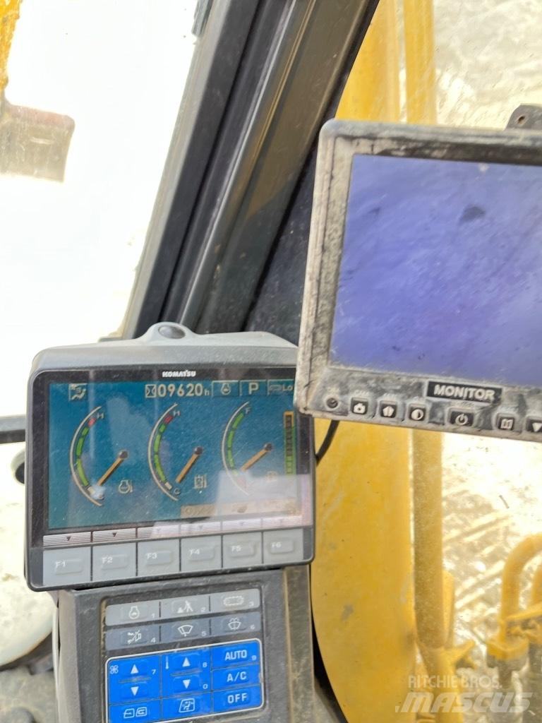 Komatsu PC 240 LC-7 Gravemaskiner på larvebånd