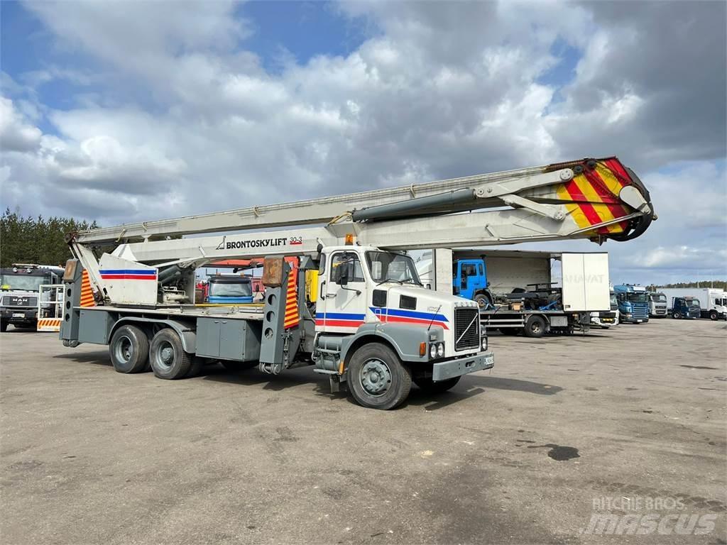 Volvo N12-1-V-6X2 Lastbil med kran