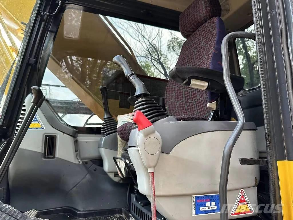 Komatsu PC 220-7 Gravemaskiner på larvebånd