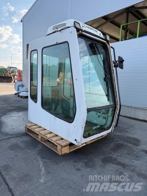 Liebherr CAB SERIE B Kabiner og interiør