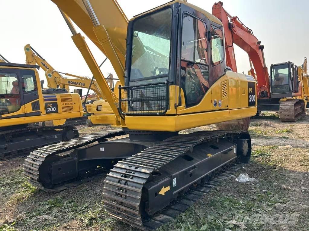 Komatsu PC 200 Gravemaskiner på larvebånd