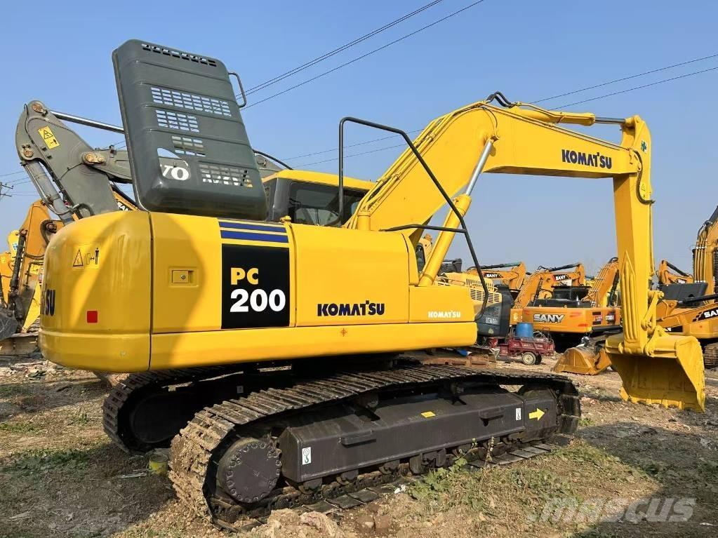 Komatsu PC 200 Gravemaskiner på larvebånd