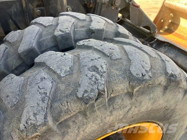 JCB JS 175 W Gravemaskiner på hjul