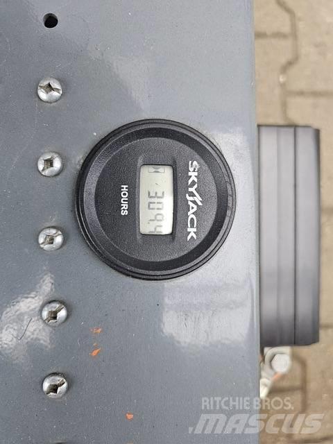 SkyJack SJIII 4632, Saxlifte