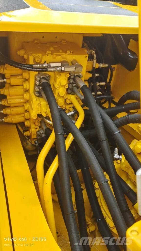 Komatsu PC 220-7 Gravemaskiner på larvebånd