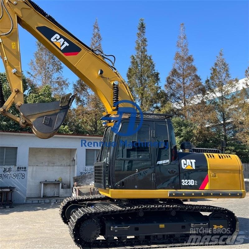 CAT 323D2 Gravemaskiner på larvebånd