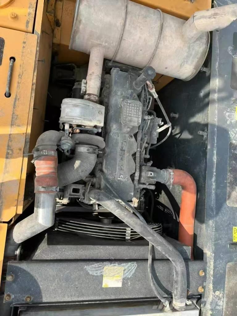 Hyundai 215VS Gravemaskiner på larvebånd