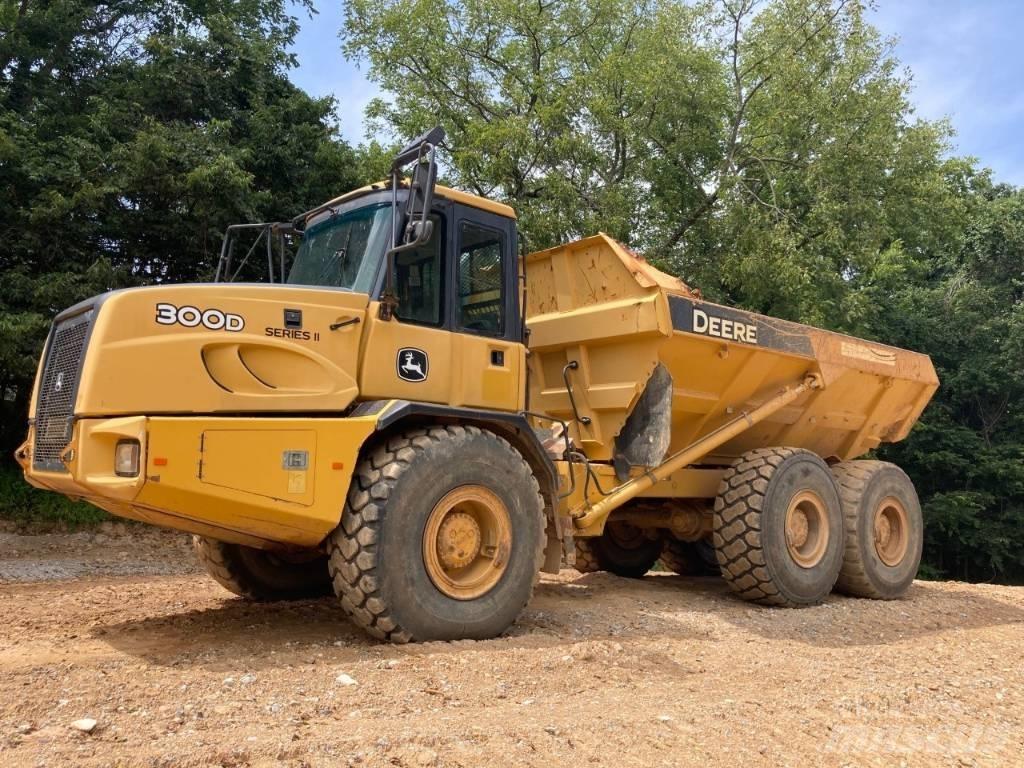John Deere 300 D Terrængående lastbiler