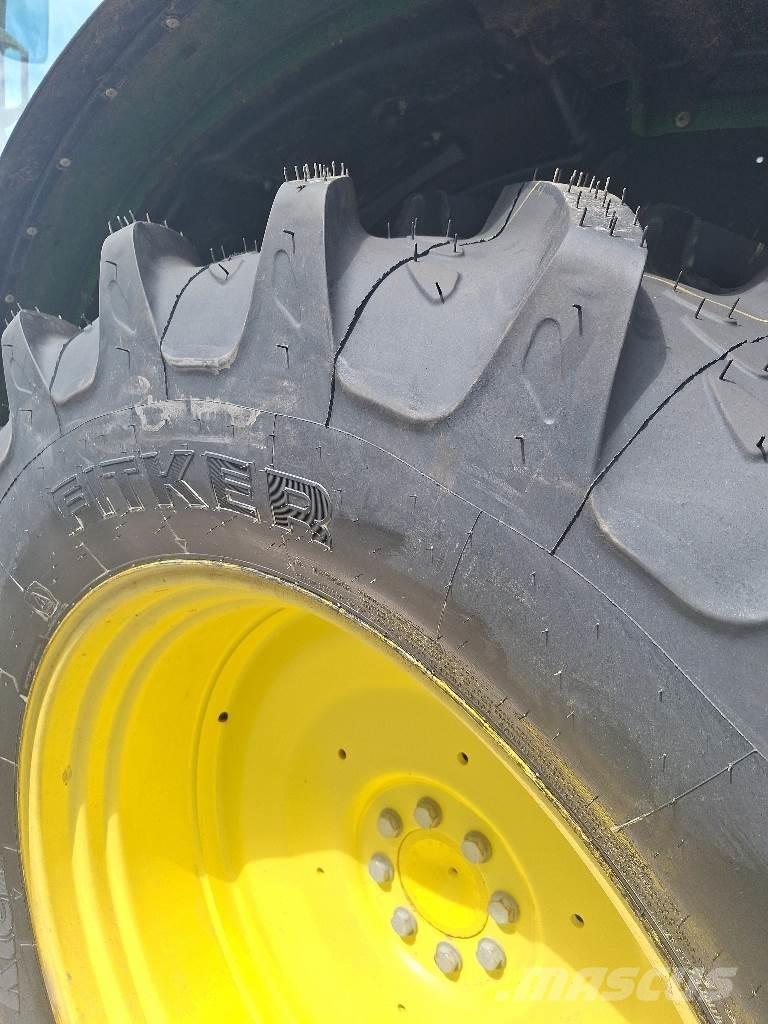 John Deere 6110R Traktorer