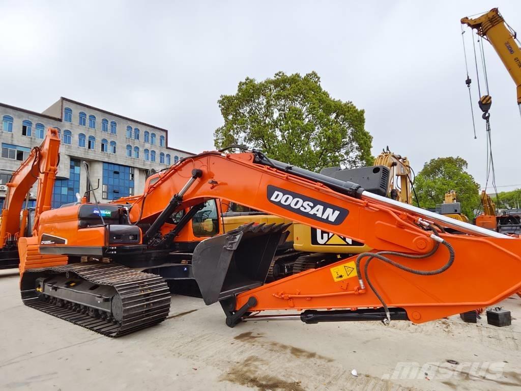 Doosan DX 225 LC Gravemaskiner på larvebånd