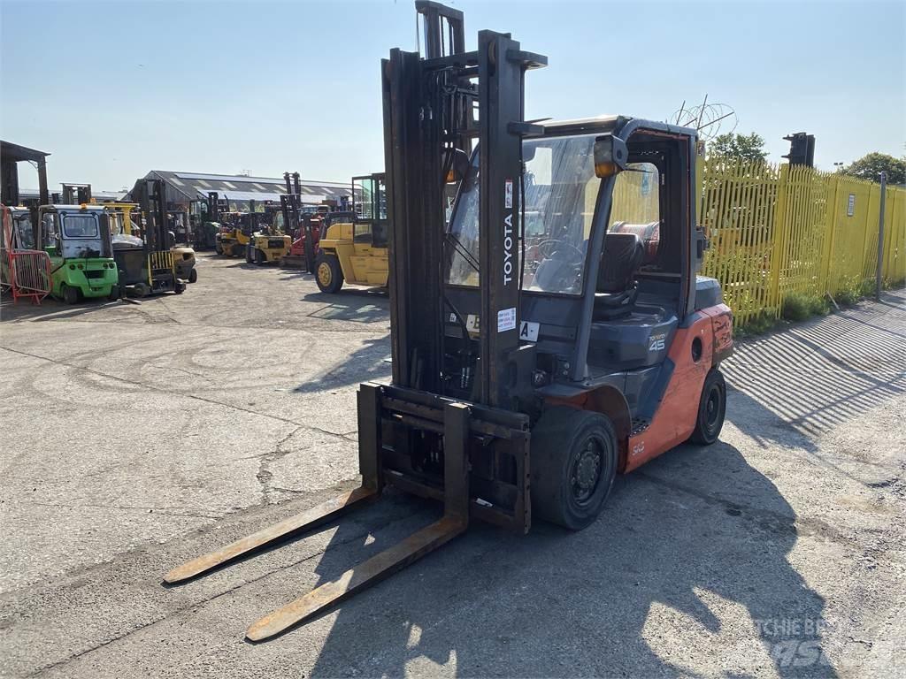 Toyota 8FG40N LPG gaffeltrucks