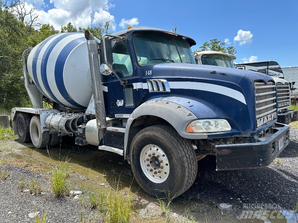 Mack GU 800 Andre lastbiler