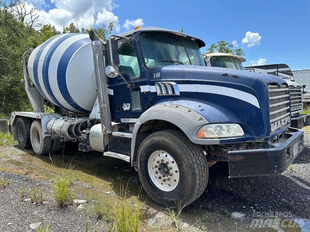 Mack GU 800 Andre lastbiler