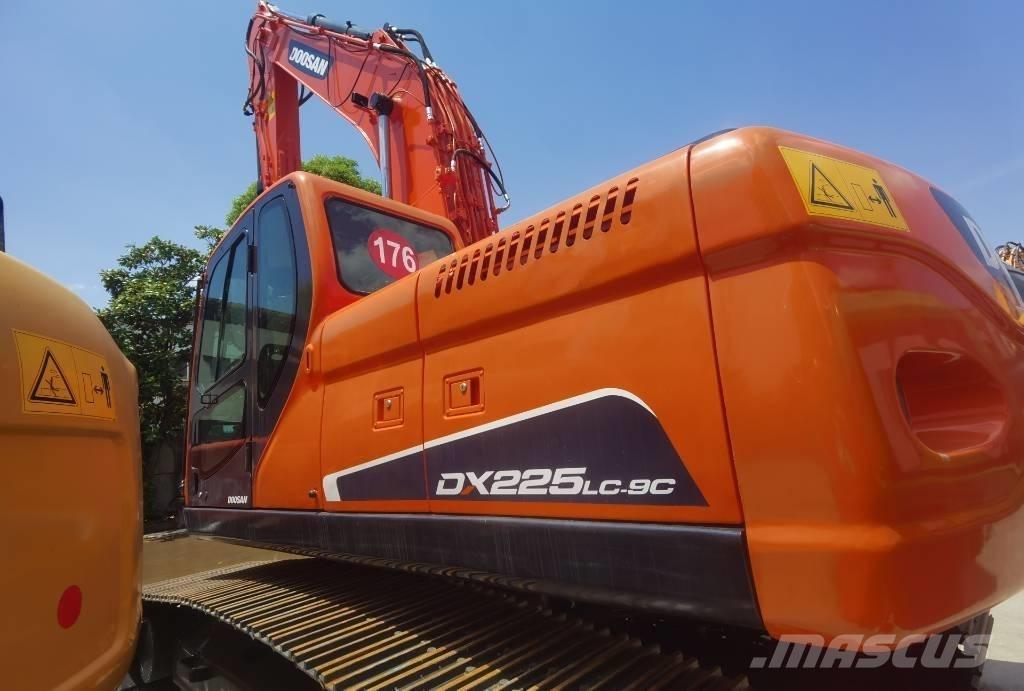 Doosan DX 225 LC-9C Gravemaskiner på larvebånd