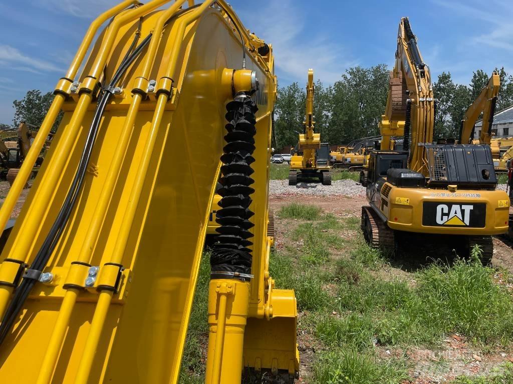 Komatsu PC 220 Gravemaskiner på larvebånd
