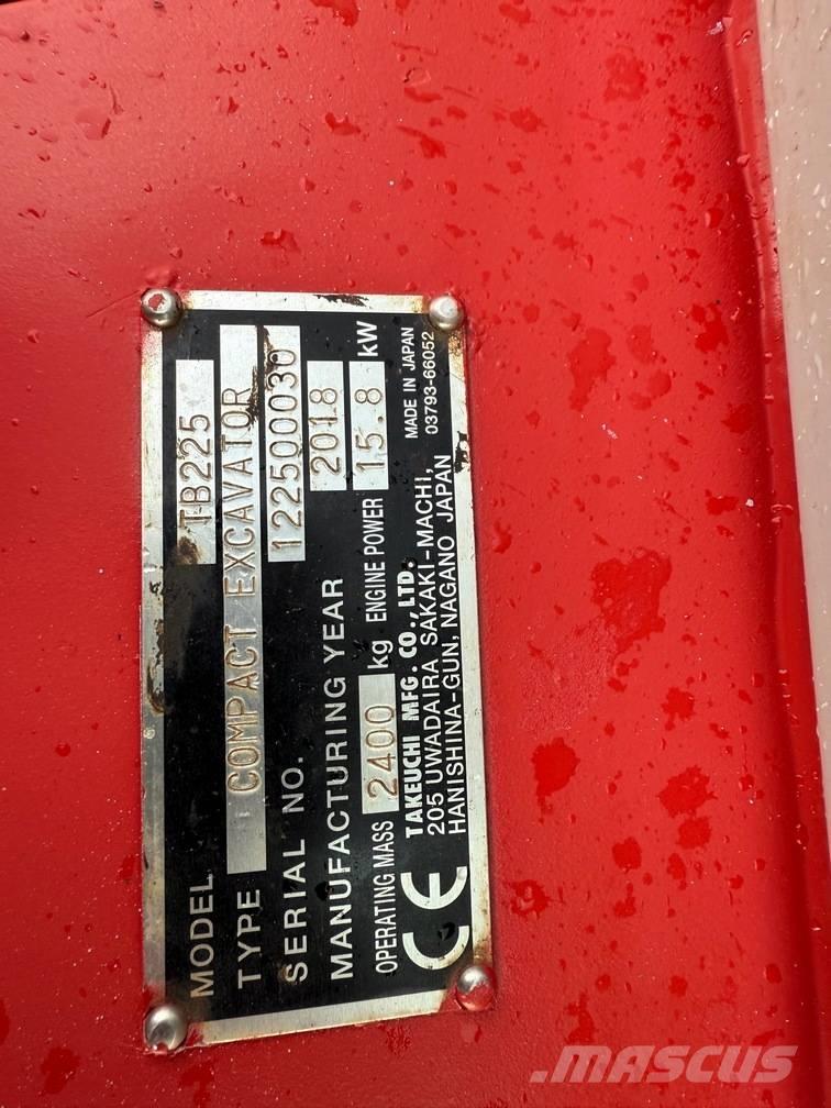 Takeuchi TB 225 Minigravemaskiner