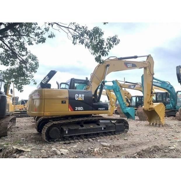 CAT 318d2 Gravemaskiner på larvebånd
