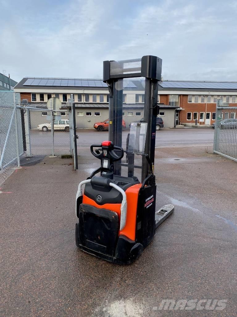 Toyota BT SPE 140 Gaffelstabler med gående fører