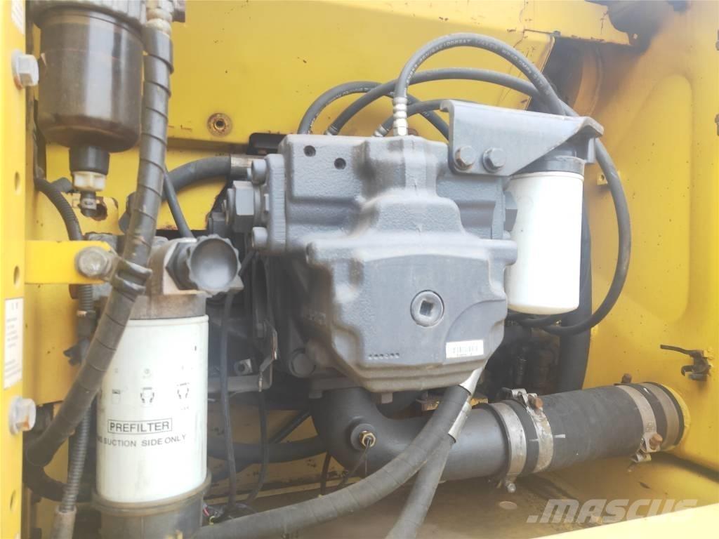 Komatsu PC210-8 Gravemaskiner på larvebånd