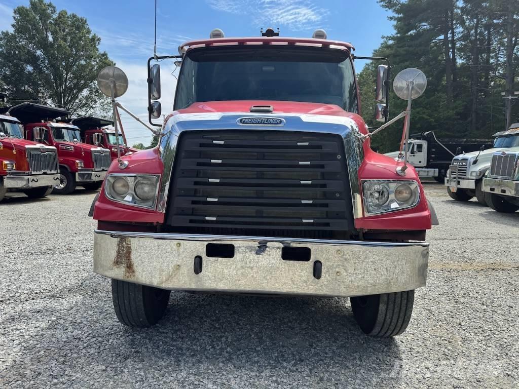 Freightliner 114 SD Lastbiler med tip