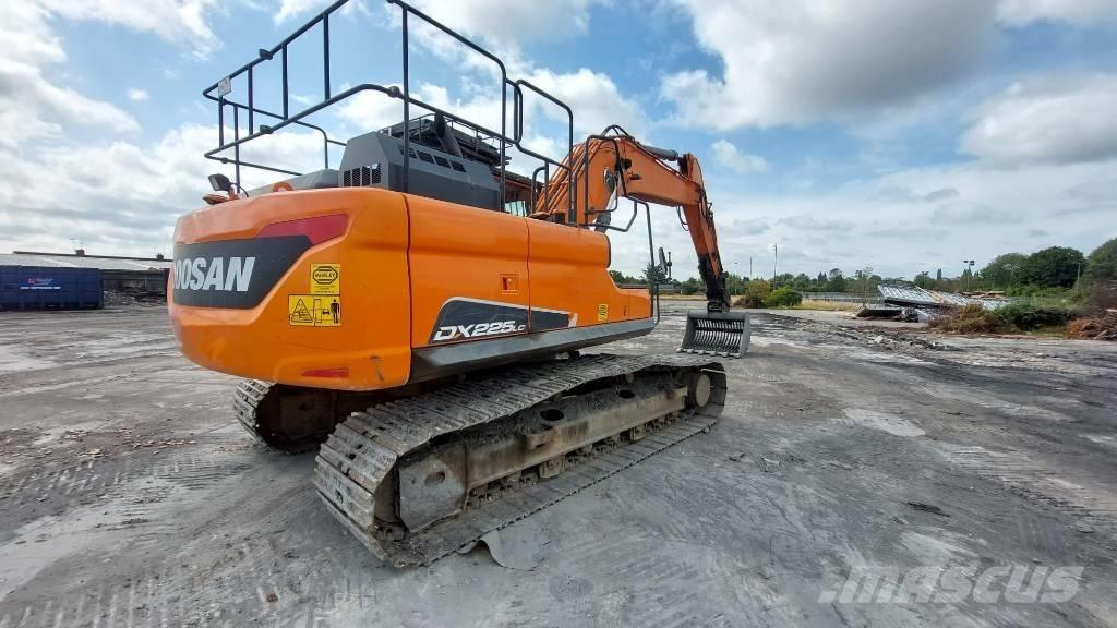 Doosan DX 225 LC Gravemaskiner på larvebånd