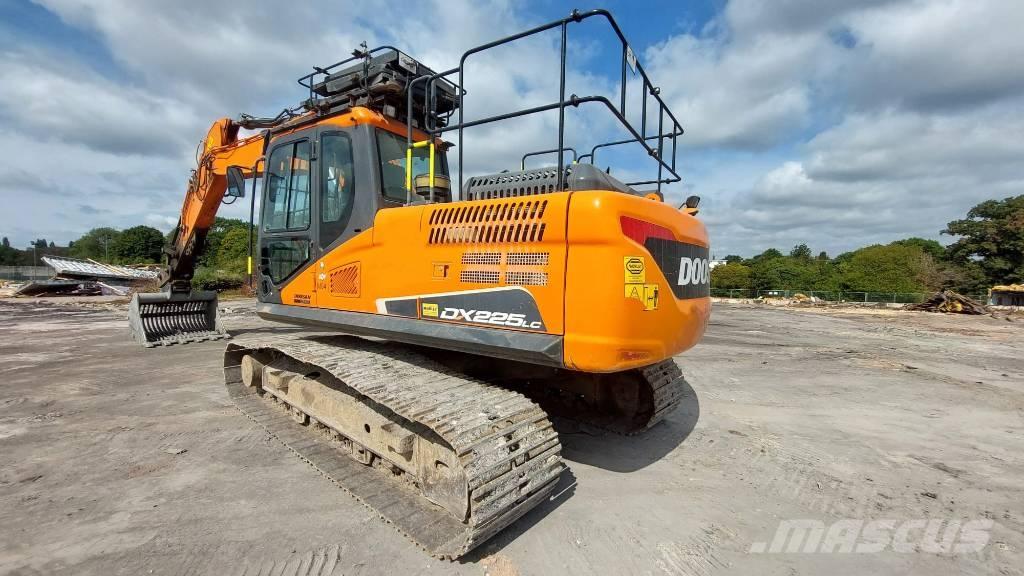 Doosan DX 225 LC Gravemaskiner på larvebånd