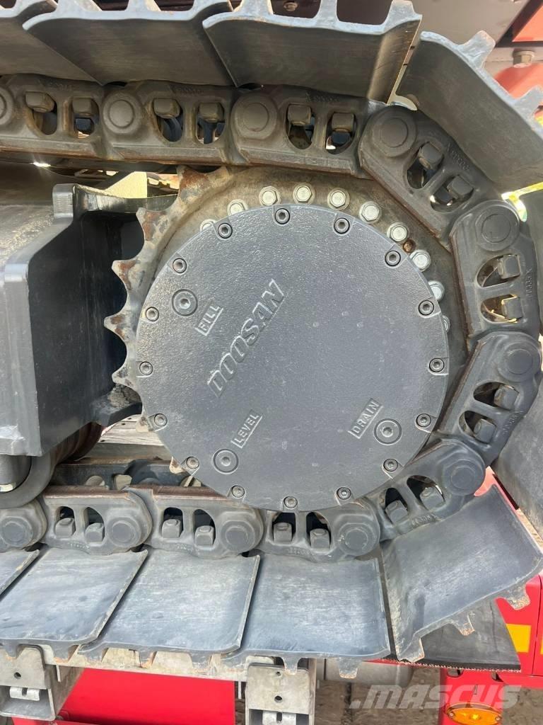 Develon DX270HD-10 Gravemaskiner på larvebånd