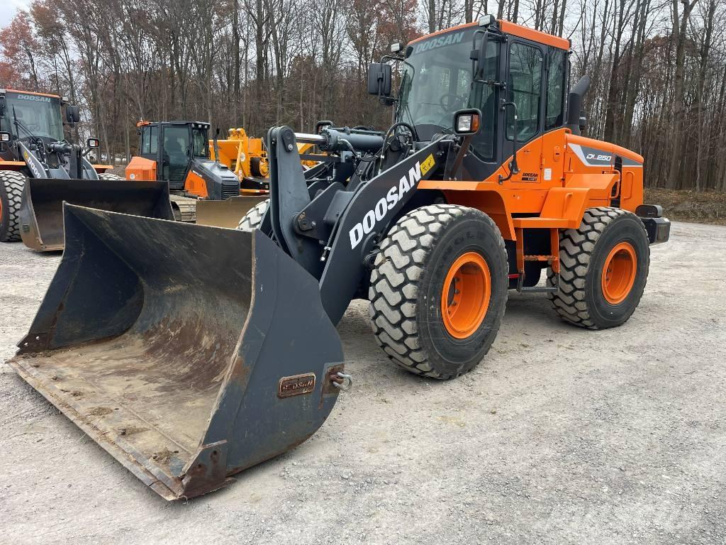 Doosan DL 250 Læssemaskiner på hjul