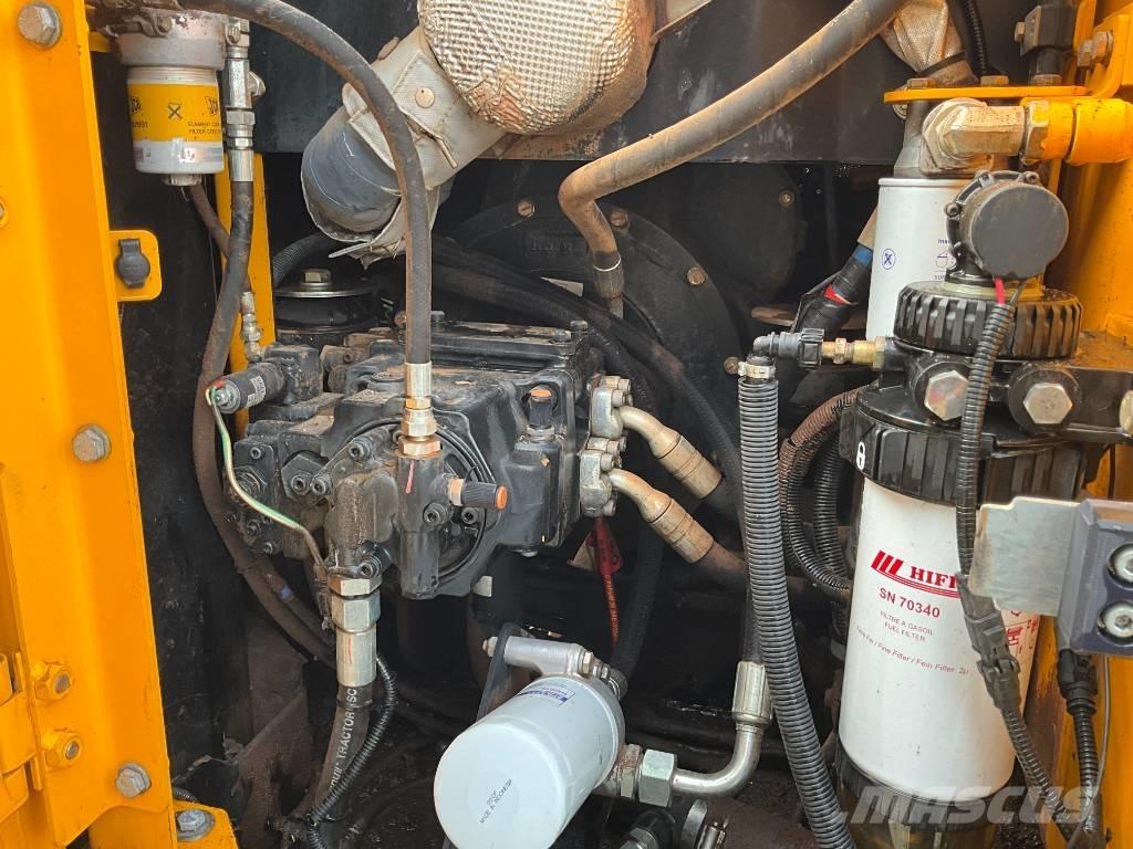 JCB JS 130 LC Gravemaskiner på larvebånd